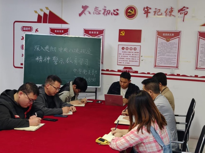 王榮領(lǐng)學照片_副本.jpg